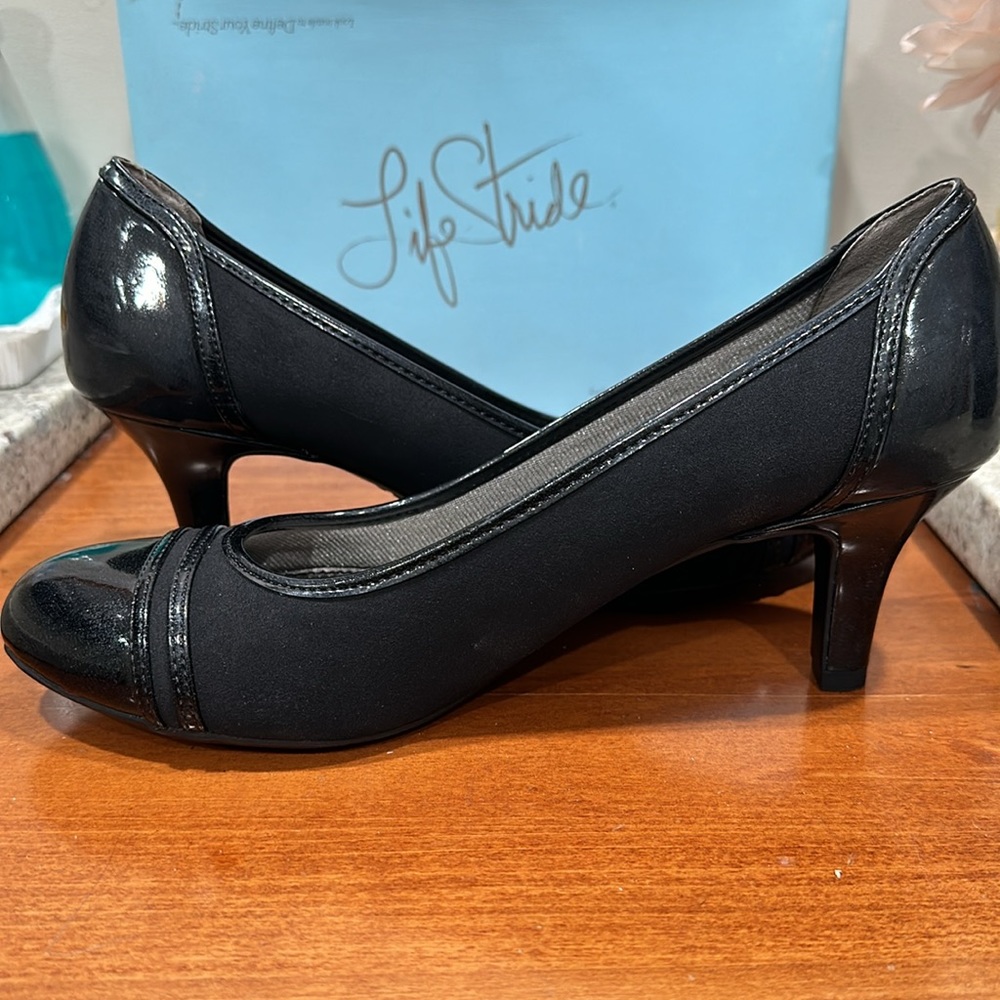 LIFE STRIDES Petunia pumps sz 9.5 - Picture 6 of 8